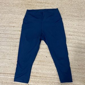 NoBull, high-rise crop (medium)